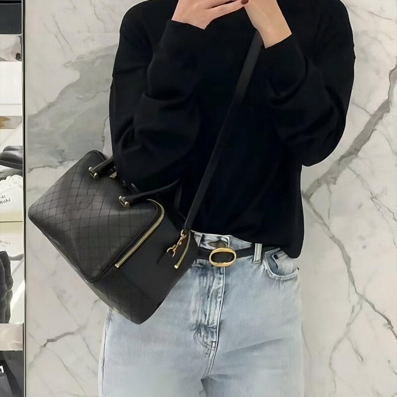 Olende Xiana Crossbody Bag - Image 3
